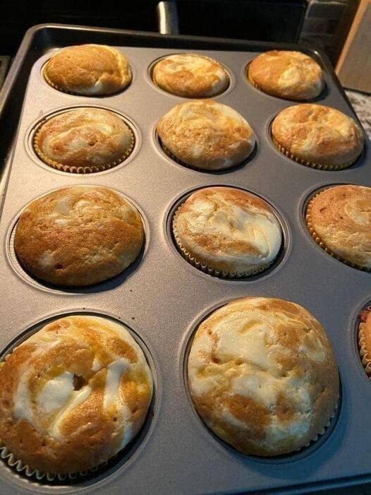 Keto Pumpkin Cream Cheese Muffins