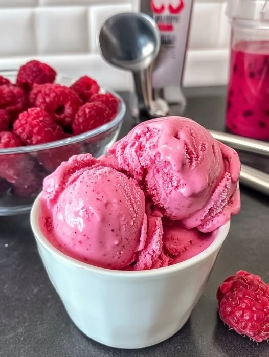 Keto Raspberry Swirl Ice Cream